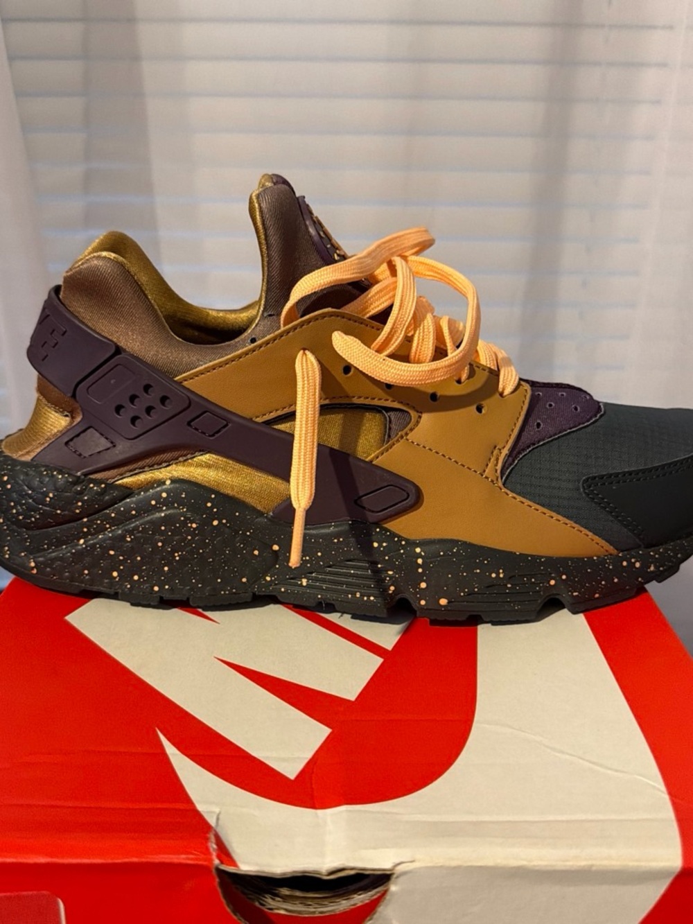 Nike Kids Sneakers in Brown, Black & Orange